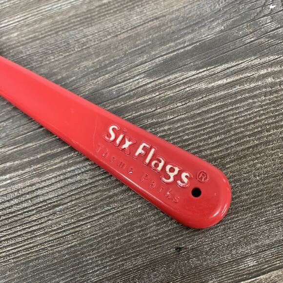 VTG - 1993 Warner Bros Six Flags Looney Tunes Sylvester The Cat Back Scratcher - Picture 5 of 8